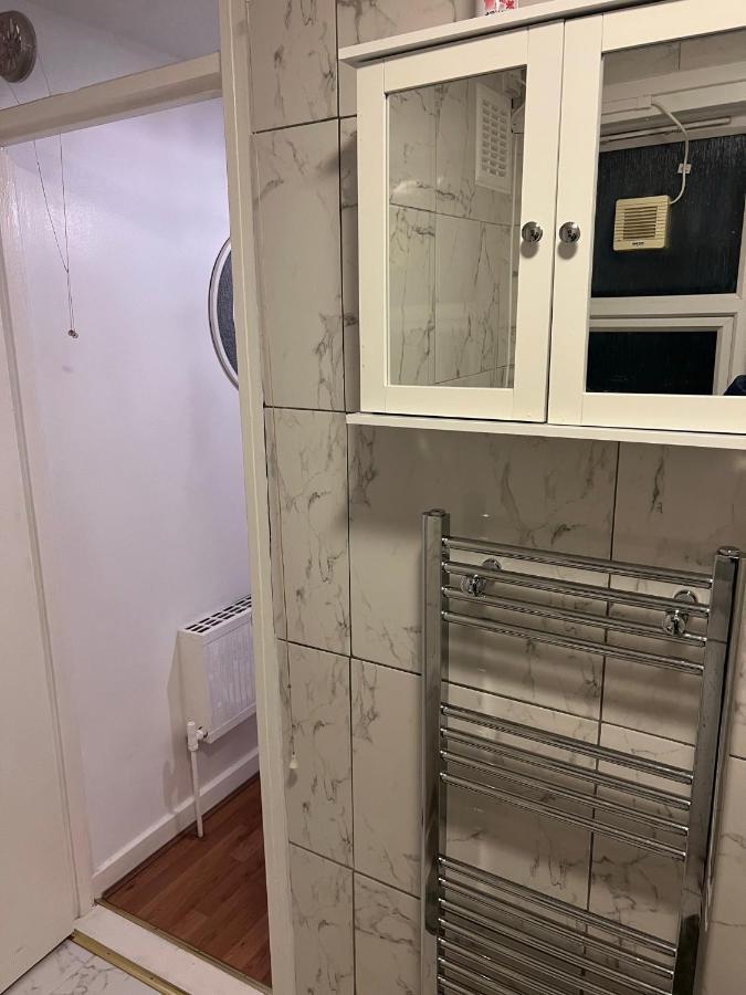Accu Care Apartment Londra Esterno foto