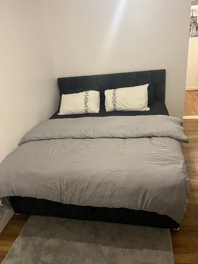Accu Care Apartment Londra Esterno foto